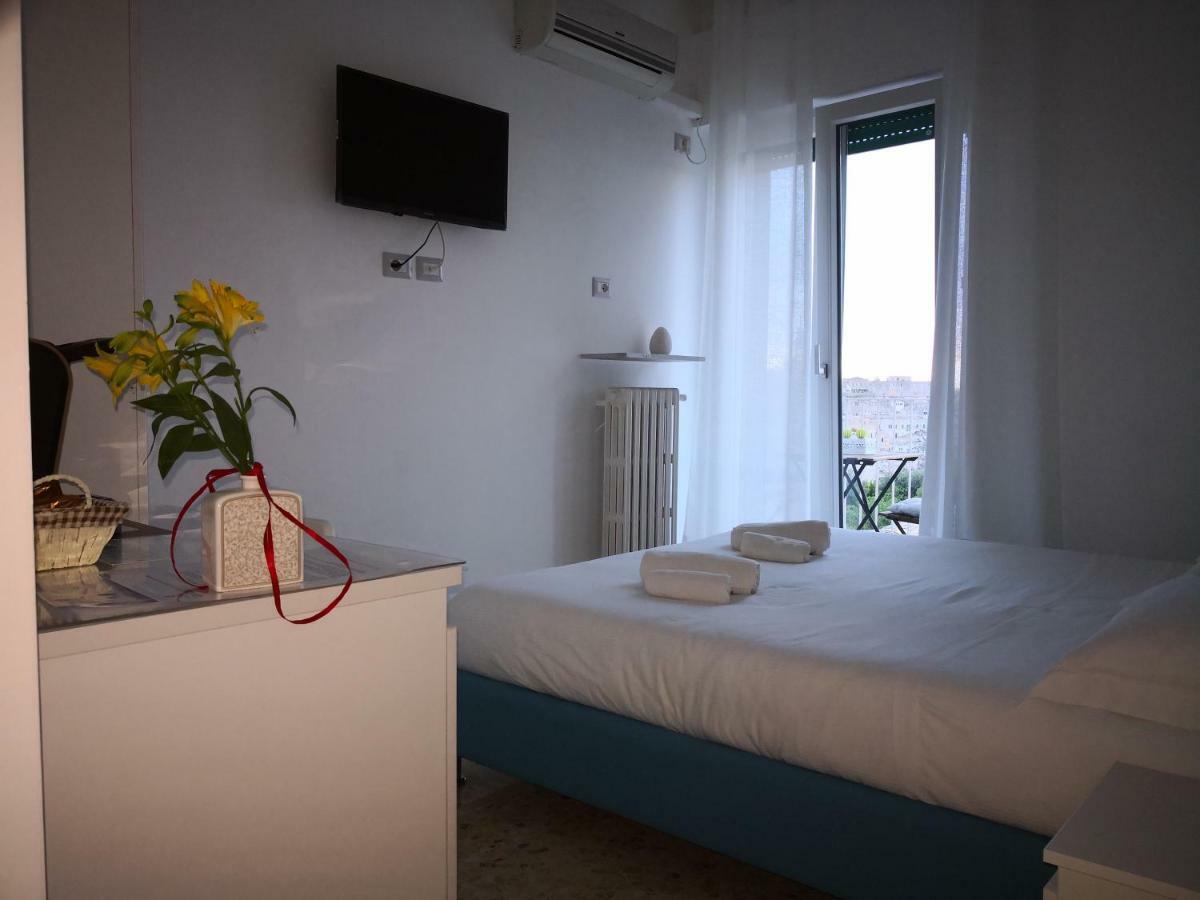 Dimore Pietrapenta Apartments, Suites & Rooms - Via Lucana 223, Via Piave 23, Via Chiancalata 16 Матера Экстерьер фото